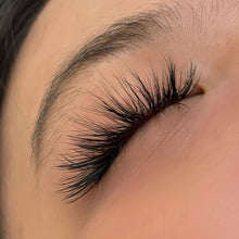 Multilayer lashes for wispy  look lash extensions